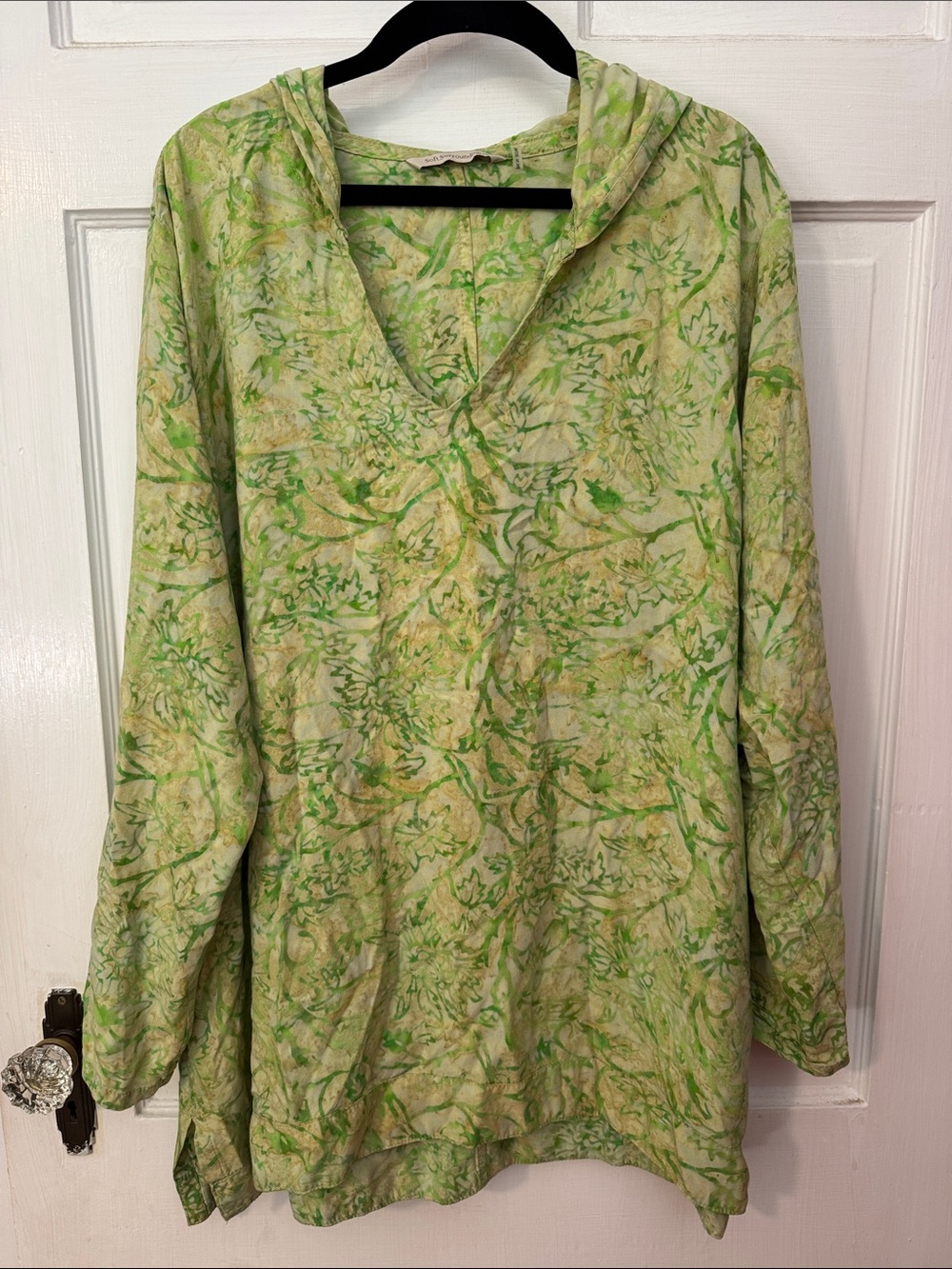 Soft Surroundings Green Floral Batik Hooded Tunic Top Roll Tab Sleeve Womens L